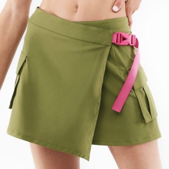 fabletics jillian wrap green buckle skirt m - Picture 1 of 9